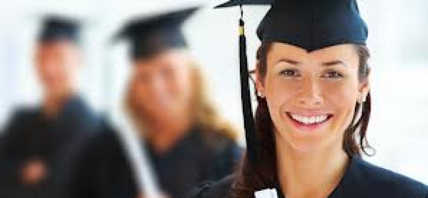48 becas para recién titulados y 13 para técnicos superiores de FP (hasta 4 de septiembre)