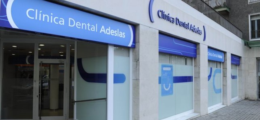 Adeslas lanza 11 ofertas de empleo para sus clínicas dentales. Diferentes localidades.