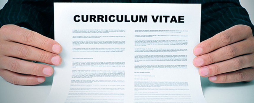 Cómo justificar periodos sin trabajar en CV y Entrevista