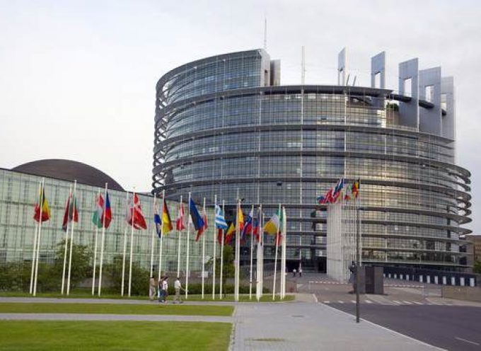 Prácticas formativas para jóvenes en el Parlamento Europeo. Hasta el 1 junio.