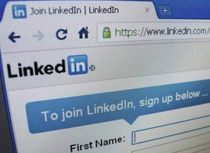 ¿Qué razones objetivas hay para que los funcionarios utilicen la red profesional LinkedIn?