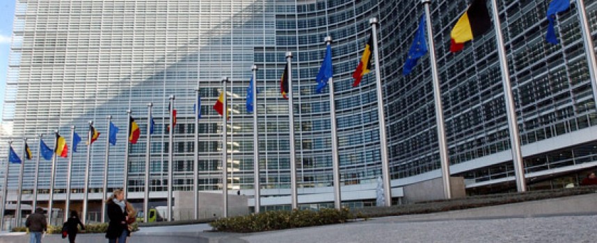 Convocadas 535 plazas para Asistentes Administrativos de la Unión Europea