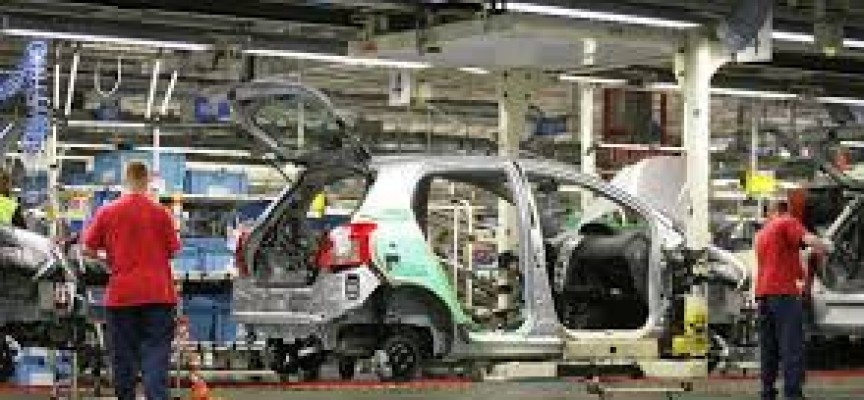 Las fábricas de automoción de Renault sigue creando empleo.