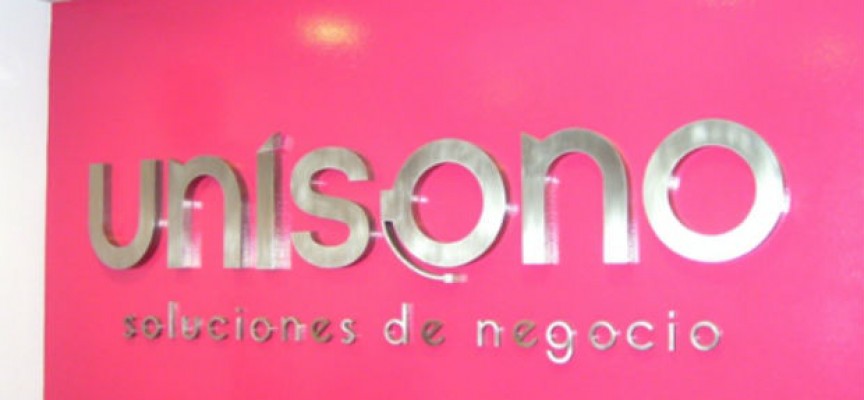 Unisono tiene abiertas 400 convocatorias de empleo para teleoperador/a