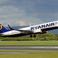 Ryanair convoca para enero de 2024 jornadas de selección para tripulantes de cabina en estas tres ciudades